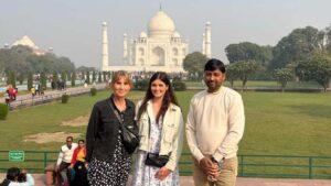 Read more about the article Planning Your Full Day Agra Tour from Delhi? Here’s the Essential Info