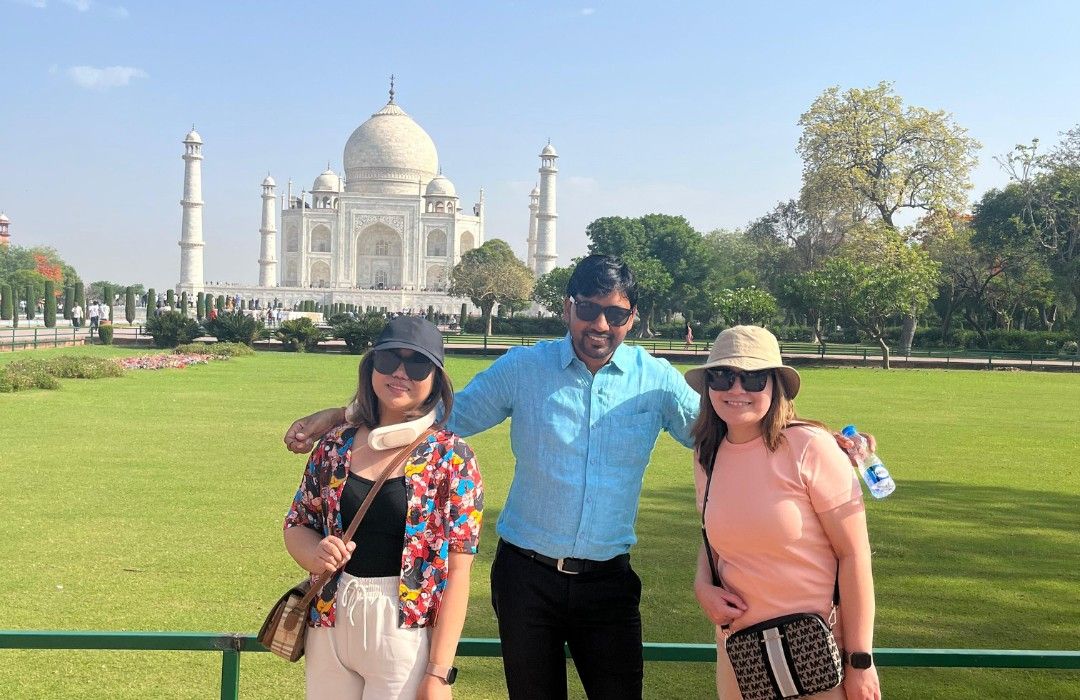 You are currently viewing Taj Mahal Tour Guides – Where to find Trusted and knowledgeable guides?