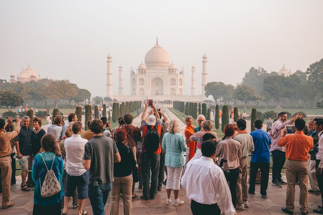 Read more about the article Taj Mahal Tour Guide – Explore Agra with Expert Local Guides