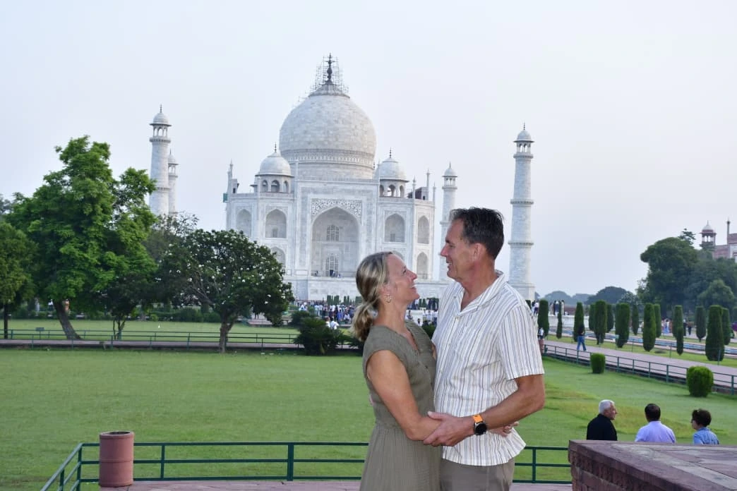 Taj Mahal Tour by Gatimaan Express