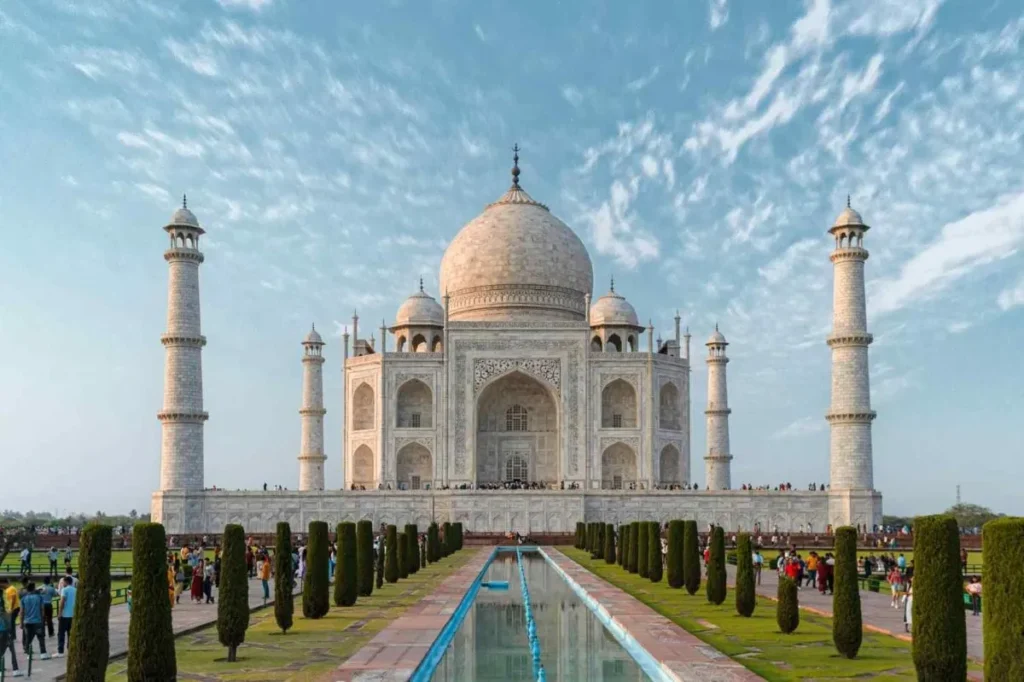 A Day Tour in Agra with a Guide: From Sunrise at Taj Mahal to Sunset at Mehtab Bagh