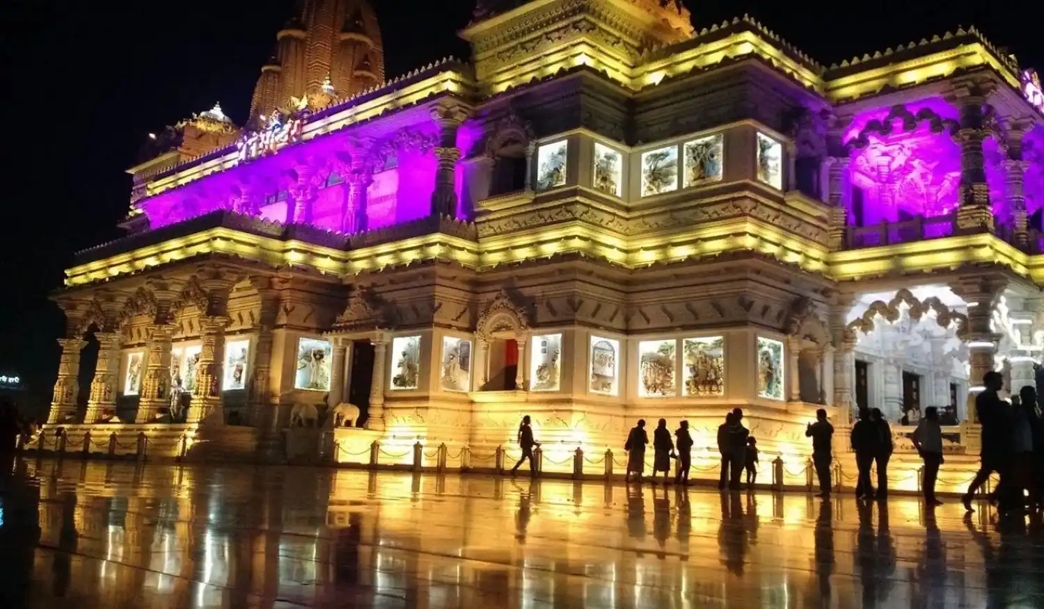 One Day Taj Mahal, Mathura, Vrindavan Tour from Delhi - wow tour Guide