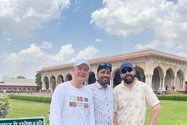 Same Day Tour from Bangalore to the city of Taj