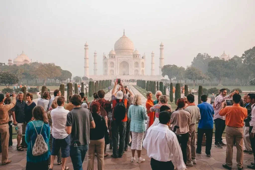 Taj Mahal Tour Guide – Explore Agra with Expert Local Guides