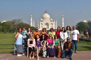 Read more about the article Why Hiring an Expert Taj Mahal Guide Make a Big Difference