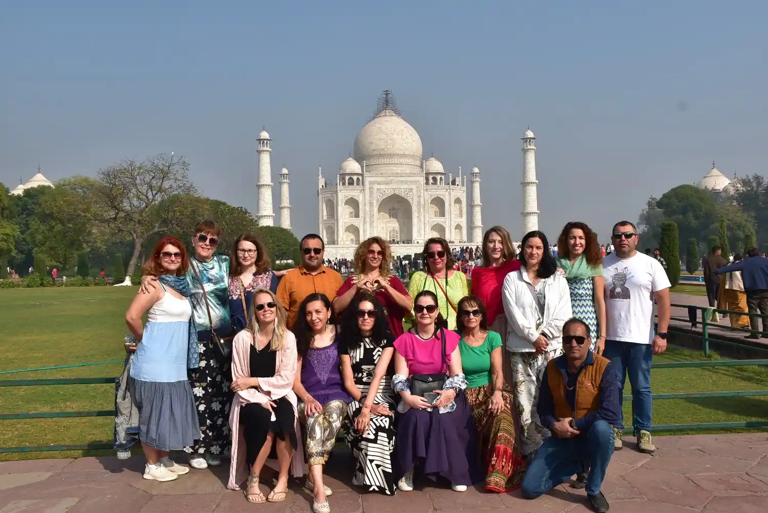 You are currently viewing Why Hiring an Expert Taj Mahal Guide Make a Big Difference
